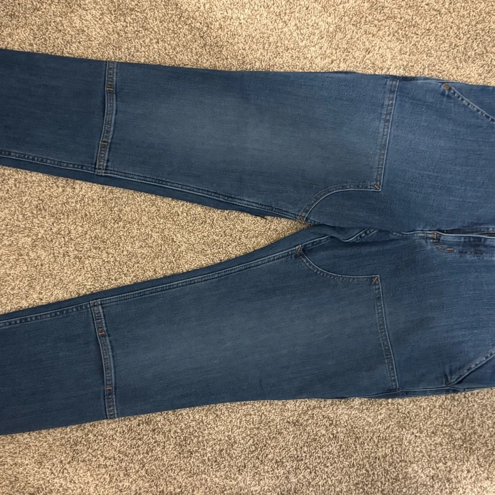Carhartt Womens Relaxed Fit Denim Jeans.  Size 12 Short - Picture 3 of 4